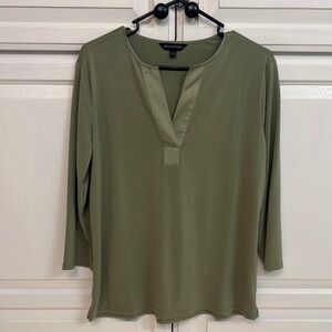 Banana Republic Women's Olive Green Top. Size M.